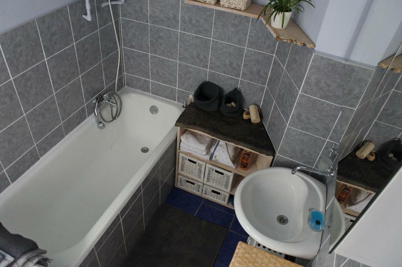 APARTMÁN V ZAHRADĚ PRAHA TROJA - APARTMENT IN THE GARDEN PRAGUE Troja Praga Exterior foto