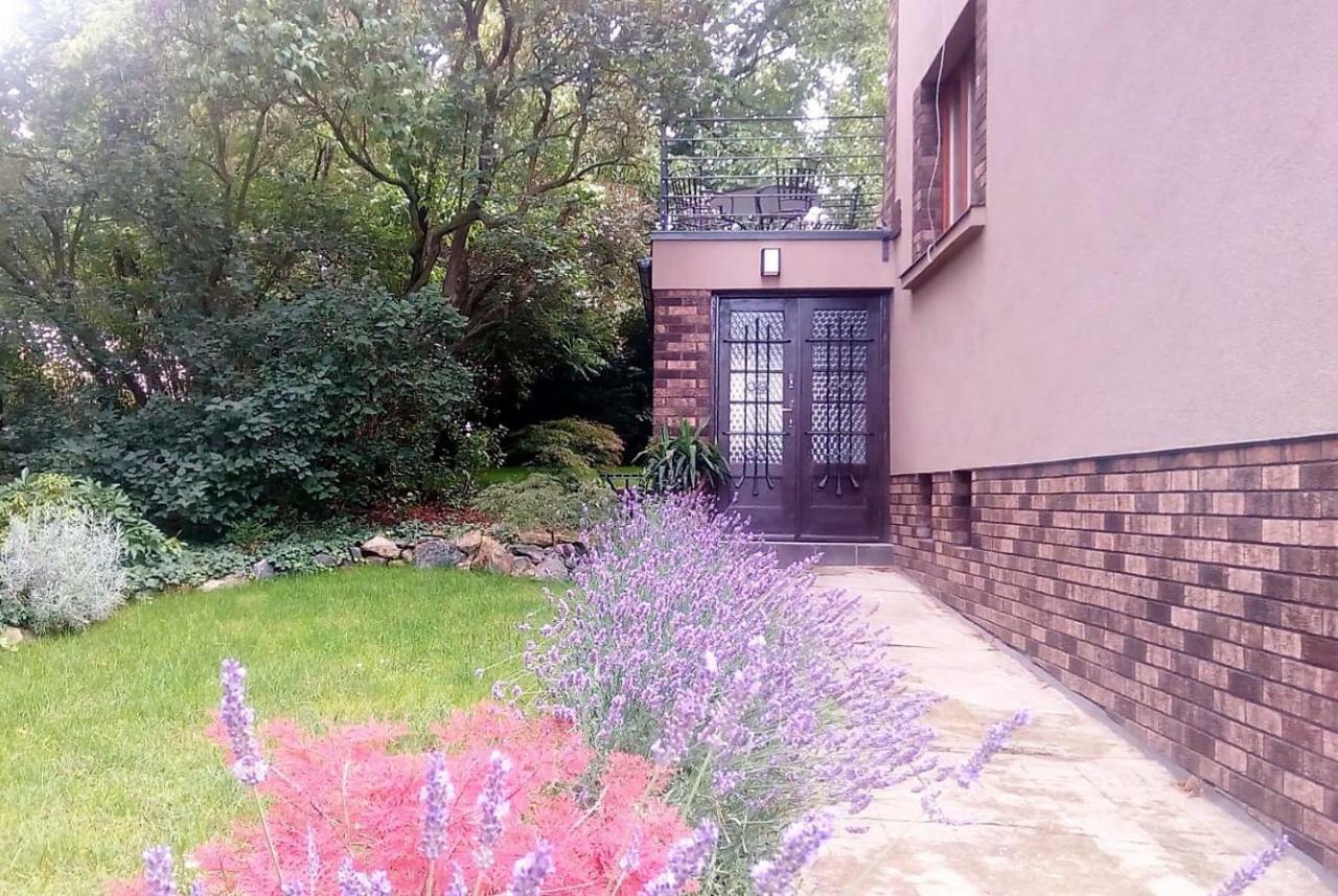 APARTMÁN V ZAHRADĚ PRAHA TROJA - APARTMENT IN THE GARDEN PRAGUE Troja Praga Exterior foto